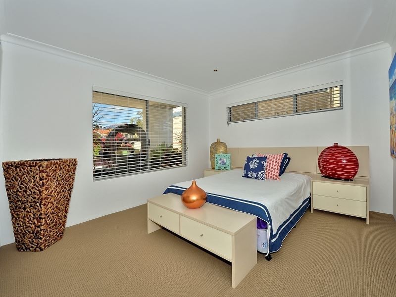 21 Endeavour Circle, Wannanup WA 6210