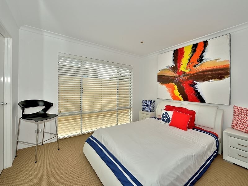 21 Endeavour Circle, Wannanup WA 6210