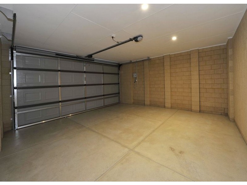 45 Marsdenia Road, Halls Head WA 6210