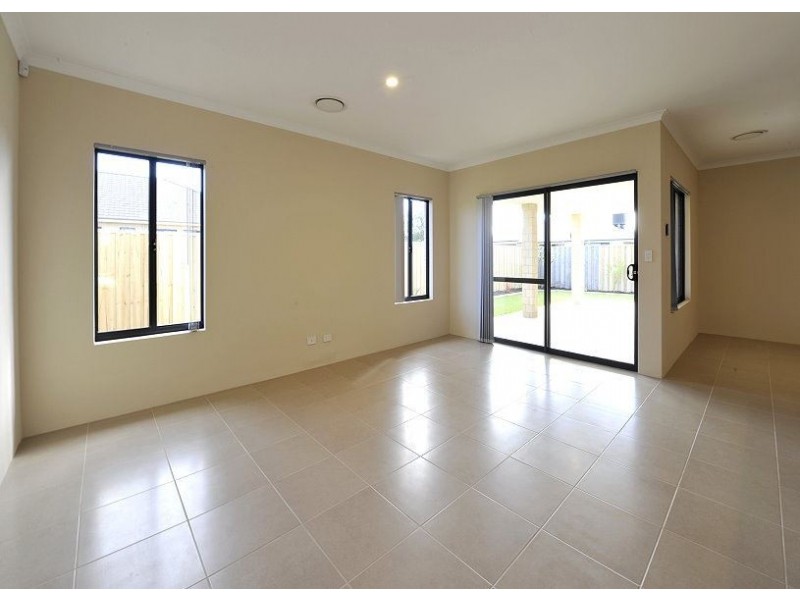 45 Marsdenia Road, Halls Head WA 6210