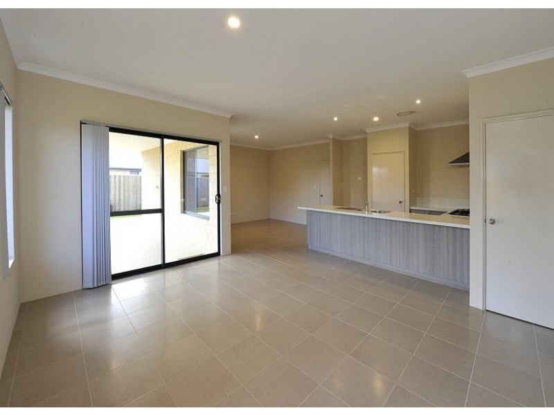 45 Marsdenia Road, Halls Head WA 6210