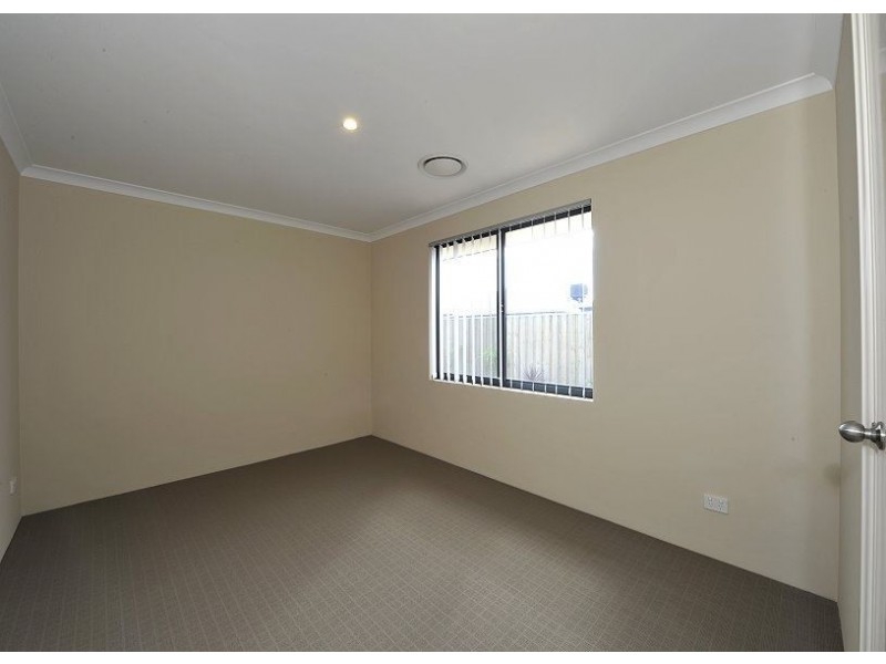 45 Marsdenia Road, Halls Head WA 6210