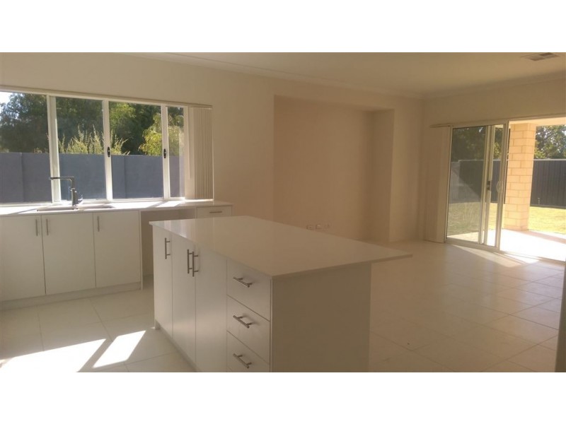 1 Jinatong Loop, Dawesville WA 6211