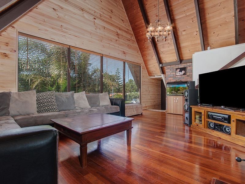 12 Sievewright Street, Silver Sands WA 6210