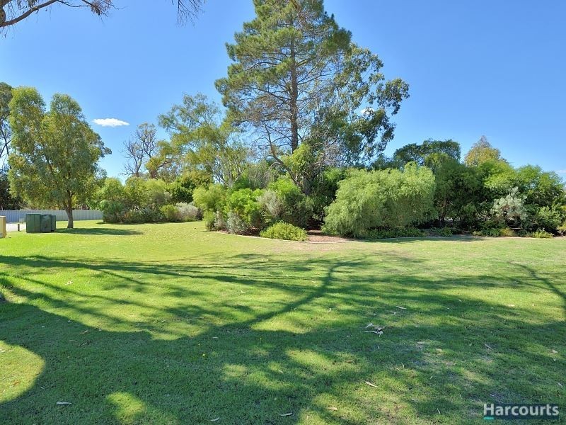 11 Sheffield Green, Greenfields WA 6210