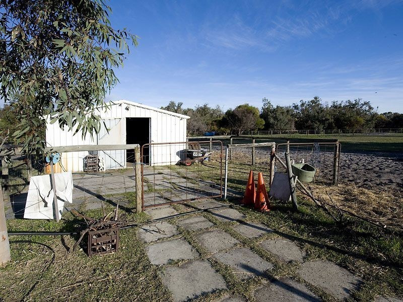 150 Lakelands Road, Barragup WA 6209