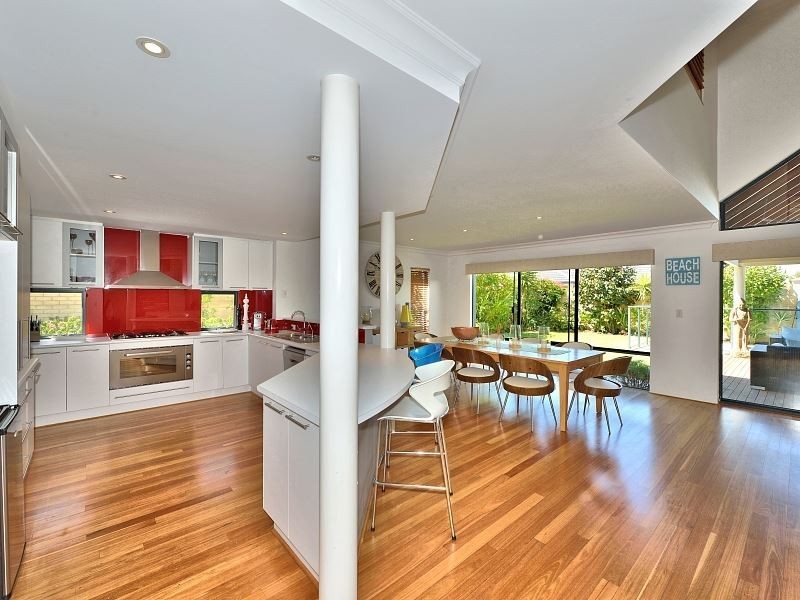 8 Sanddune Way, Wannanup WA 6210