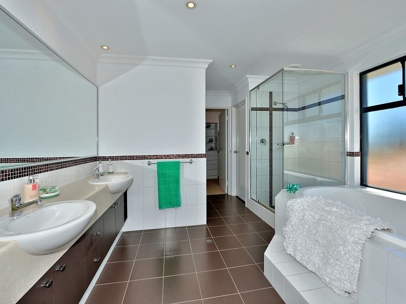 8 Sanddune Way, Wannanup WA 6210