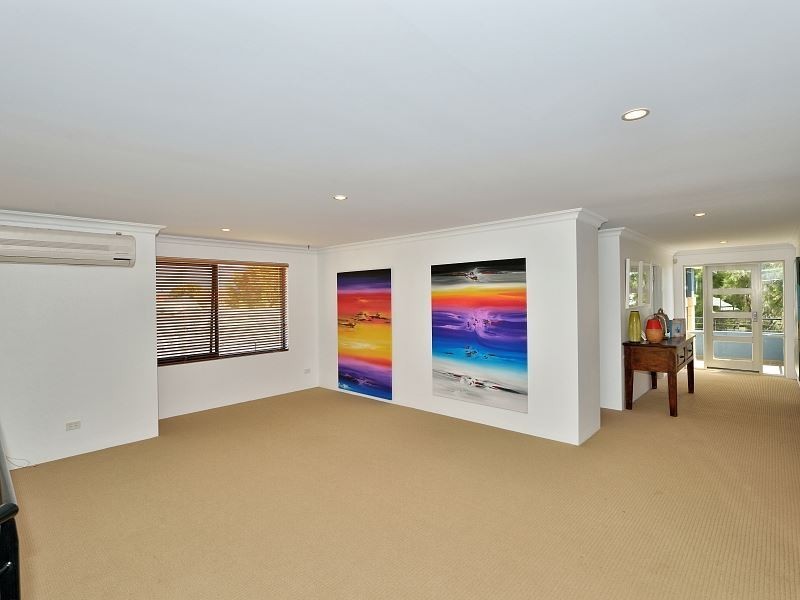 8 Sanddune Way, Wannanup WA 6210