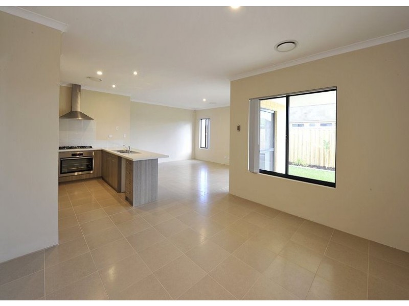 45 Marsdenia Road, Halls Head WA 6210