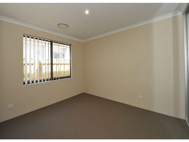 45 Marsdenia Road, Halls Head WA 6210