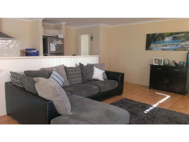 8 Lismore Ridge, Lakelands WA 6180