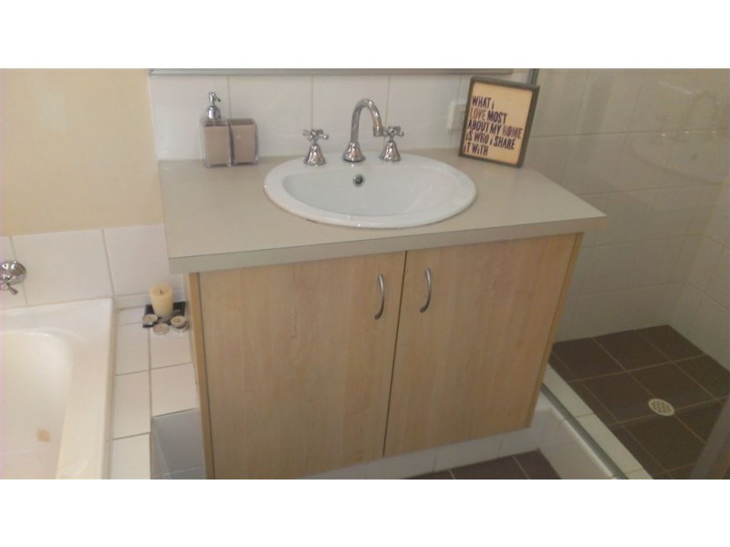 8 Lismore Ridge, Lakelands WA 6180