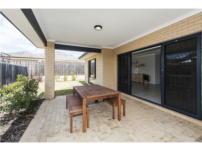 14 Breynia Link, Halls Head WA 6210