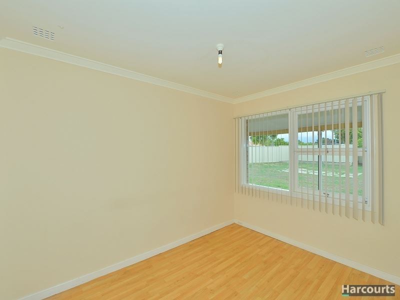 8 Maria Street, Dudley Park WA 6210