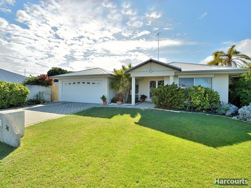 38 Silvertop Avenue, Halls Head WA 6210