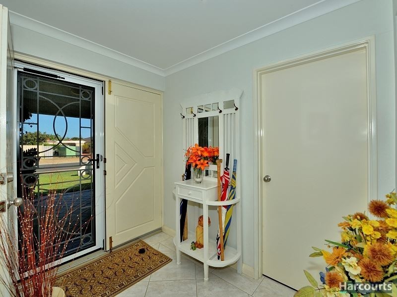 38 Silvertop Avenue, Halls Head WA 6210