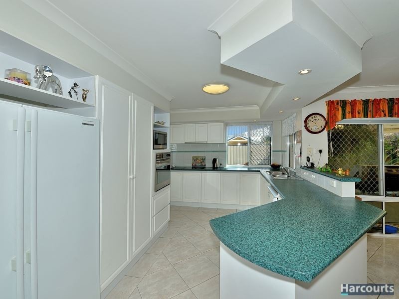 38 Silvertop Avenue, Halls Head WA 6210