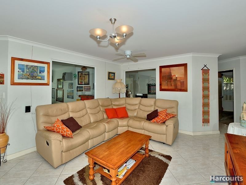 38 Silvertop Avenue, Halls Head WA 6210