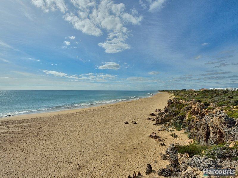 2 Vestita Lane, Halls Head WA 6210