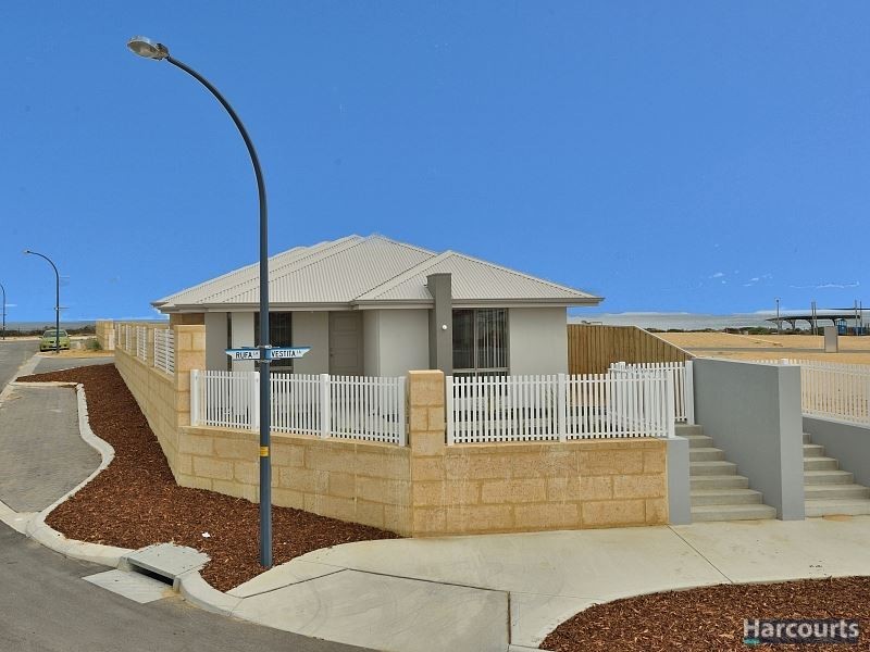 2 Vestita Lane, Halls Head WA 6210