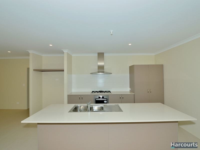 2 Vestita Lane, Halls Head WA 6210