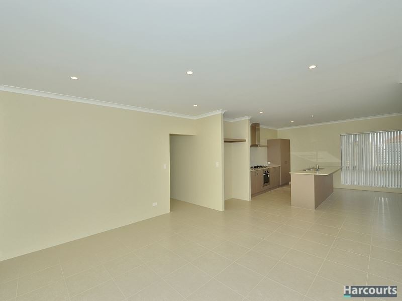 2 Vestita Lane, Halls Head WA 6210