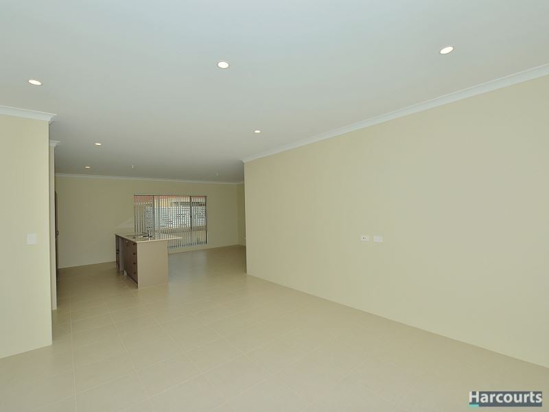 2 Vestita Lane, Halls Head WA 6210