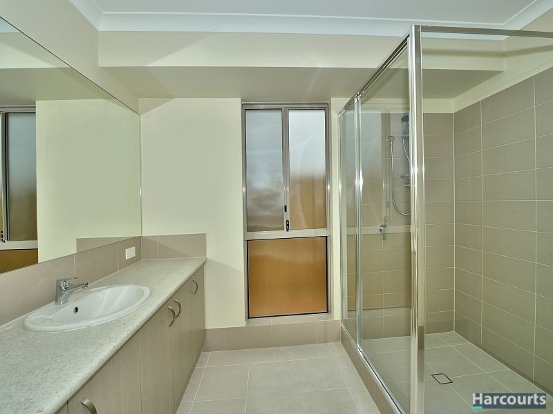 2 Vestita Lane, Halls Head WA 6210