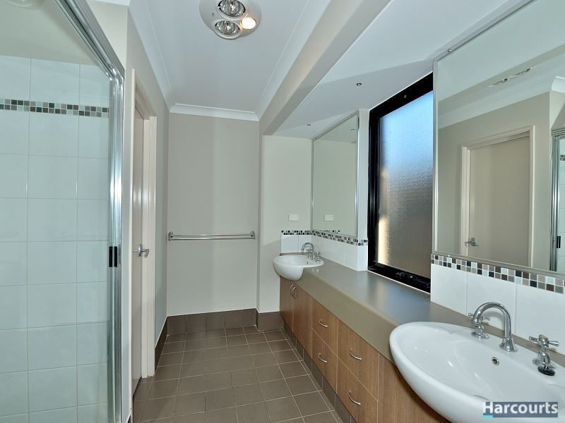 28 Waratah Circle, Halls Head WA 6210