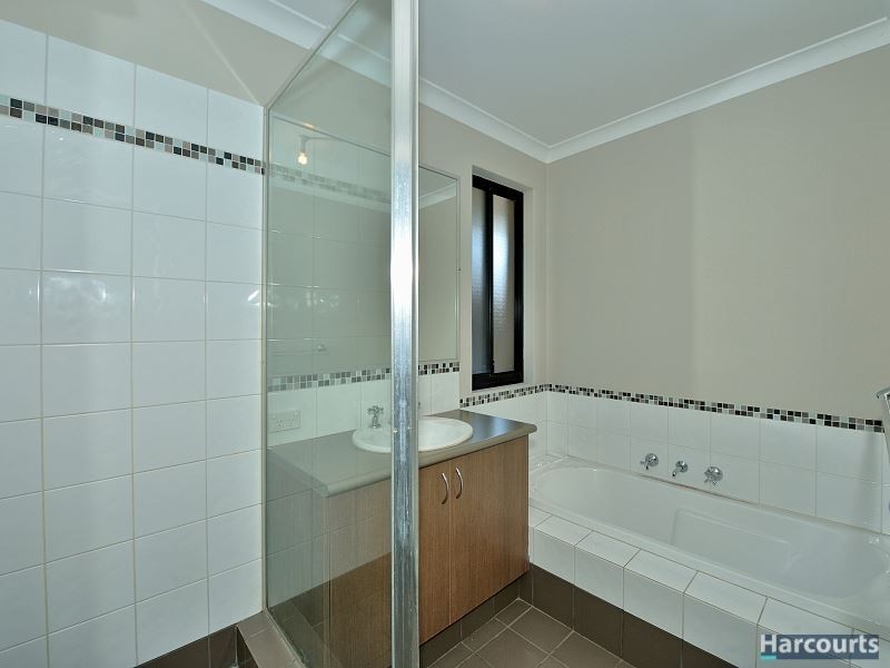 28 Waratah Circle, Halls Head WA 6210