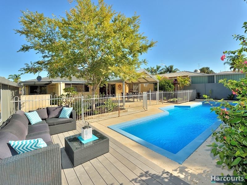 1 Barkley Place, Halls Head WA 6210