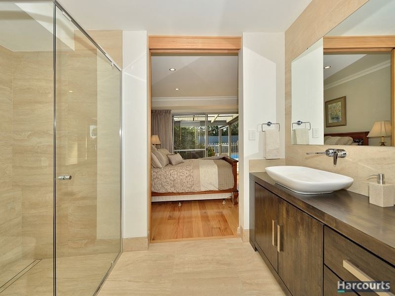 1 Barkley Place, Halls Head WA 6210