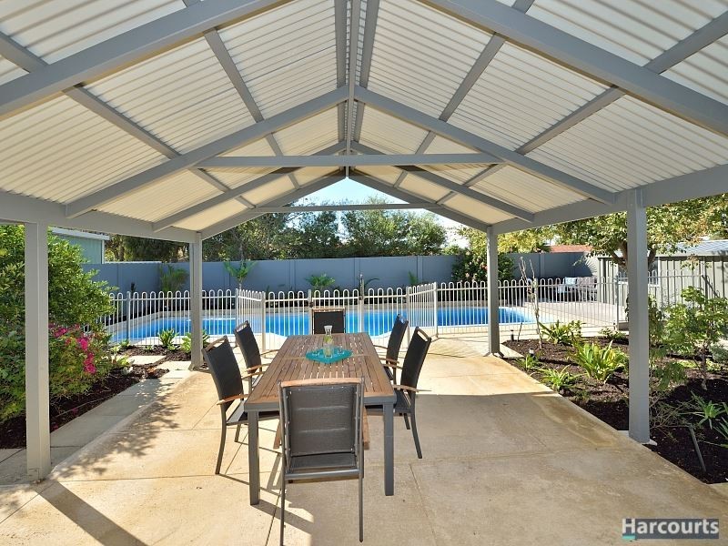 1 Barkley Place, Halls Head WA 6210