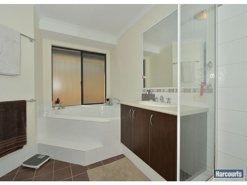 17 Guillardon Tce, Madora Bay WA 6210