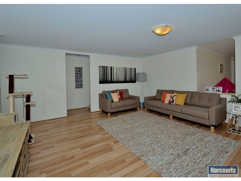 17 Guillardon Tce, Madora Bay WA 6210