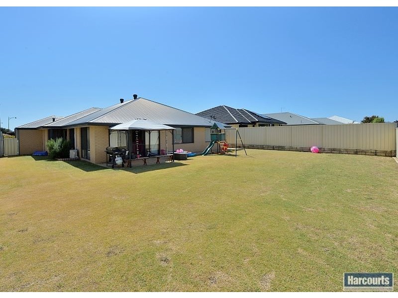 17 Guillardon Tce, Madora Bay WA 6210