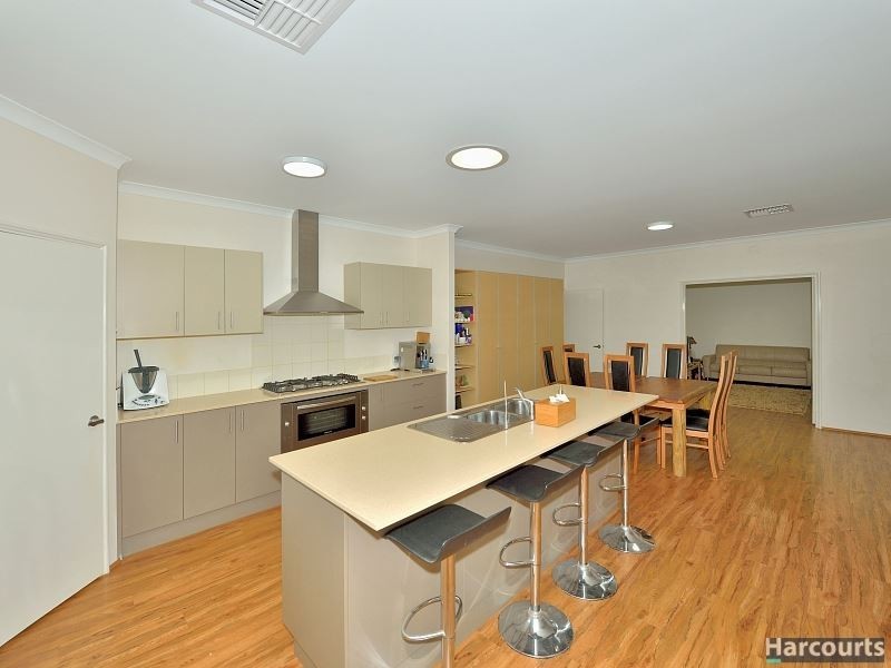 43 Ballard Meander, Lakelands WA 6180