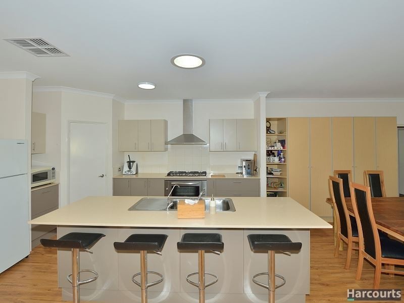 43 Ballard Meander, Lakelands WA 6180