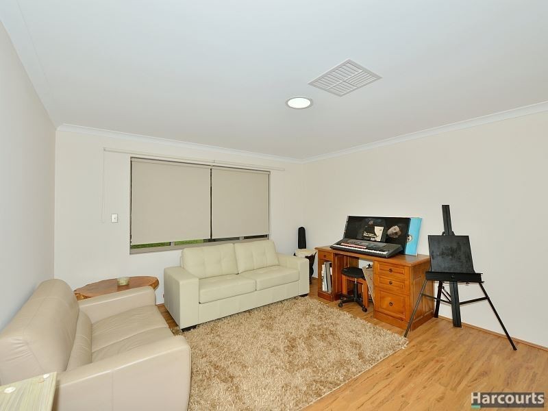 43 Ballard Meander, Lakelands WA 6180