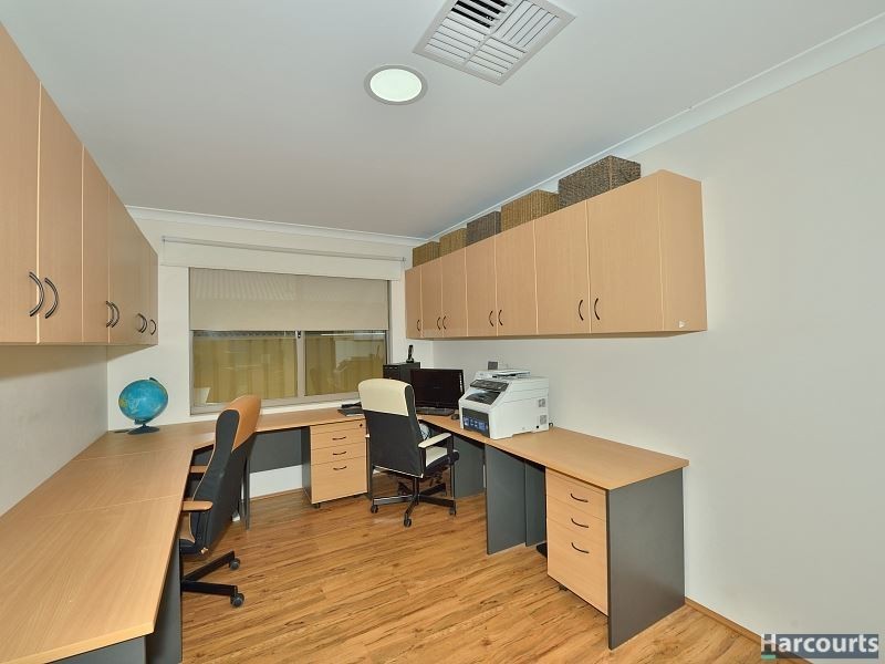 43 Ballard Meander, Lakelands WA 6180