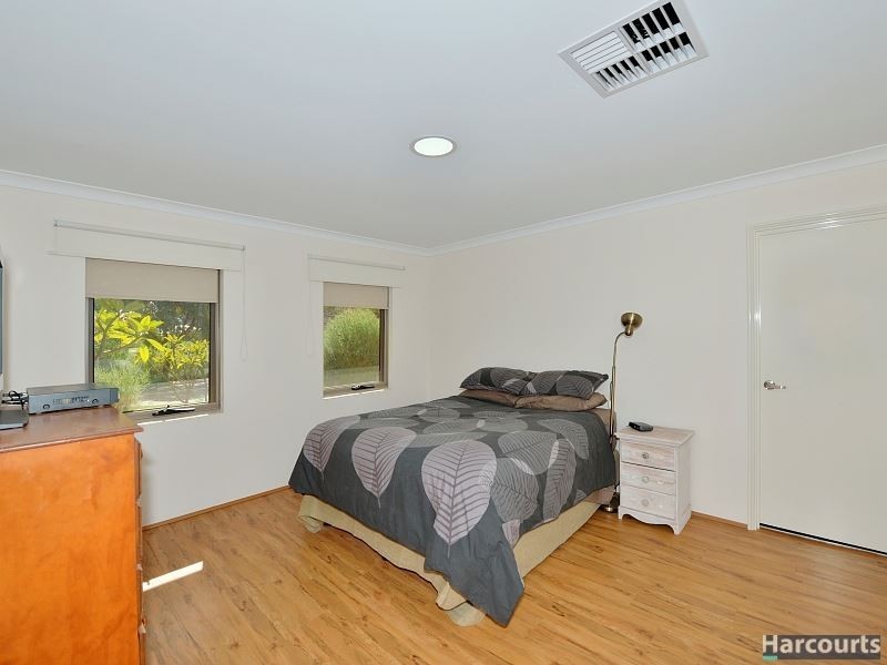 43 Ballard Meander, Lakelands WA 6180