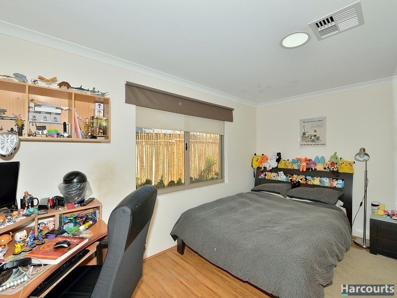 43 Ballard Meander, Lakelands WA 6180