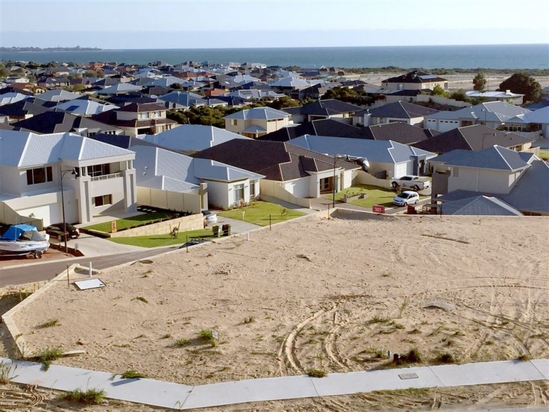 11 Barringarra Concourse, Madora Bay WA 6210