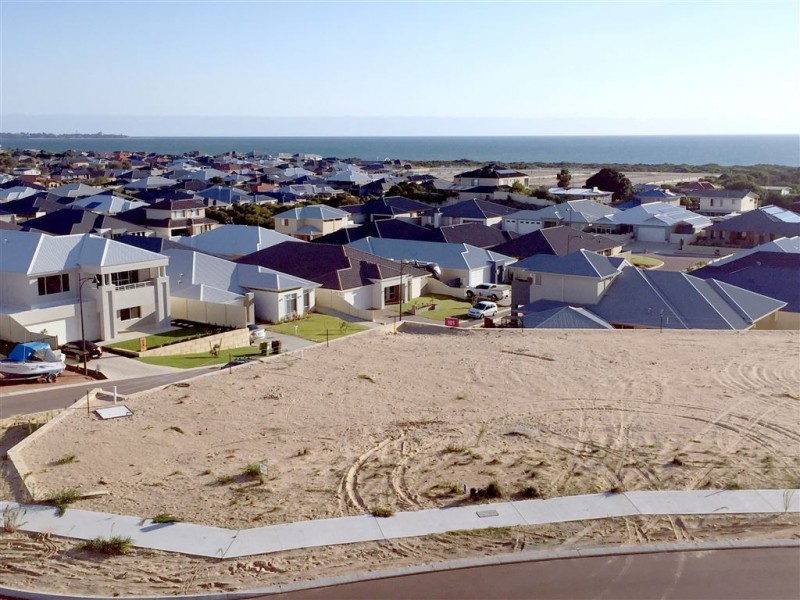 11 Barringarra Concourse, Madora Bay WA 6210