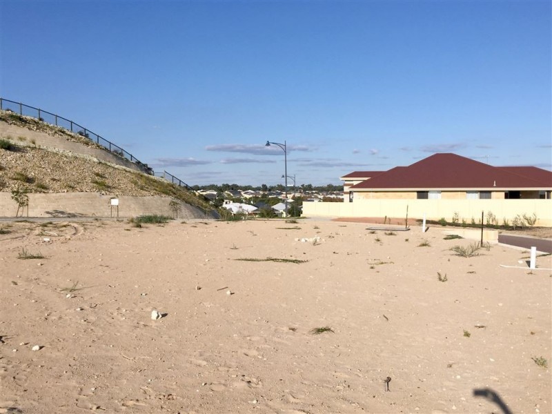 11 Barringarra Concourse, Madora Bay WA 6210