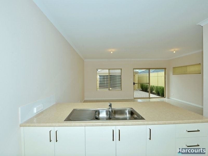 47 Kerkeri Heights, Lakelands WA 6180