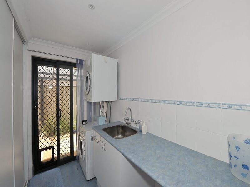 10 Peach Tree Pass, Meadow Springs WA 6210