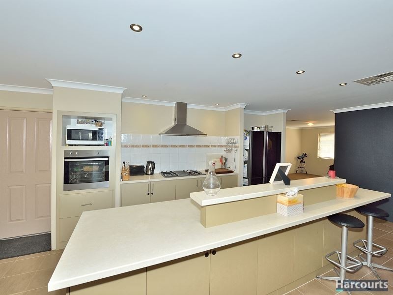 3 Splendens Turn, Halls Head WA 6210