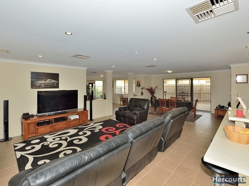 3 Splendens Turn, Halls Head WA 6210